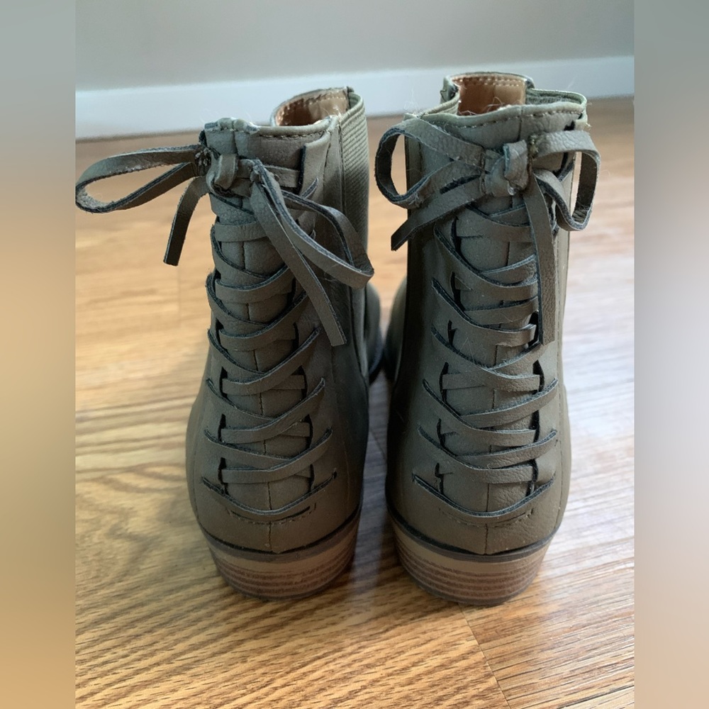 City Classified Olive Green Booties size 8